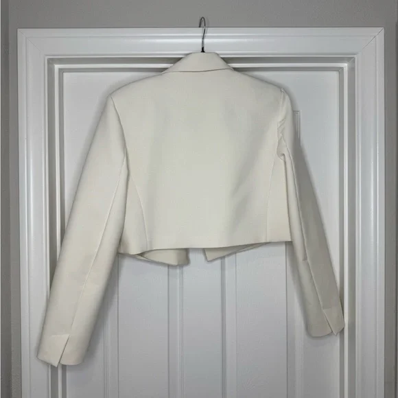 Zara Women's Elegant Cream Suit Jacket - Picture 3 of 3
